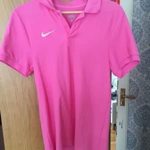  - Nike rosa 