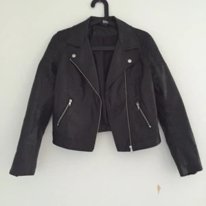  - Skinnjacka, använd 2 gånger.