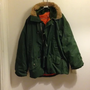 Vinterjacka. Väldigt varm & skön - Vinterjacka. Väldigt varm & skön