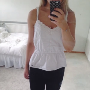  - ♡ Som en S i storlek
♡ Fint skick
♡ Från Hollister
♡ Har swish