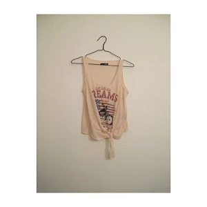  - Linne från Prag i storlek M passar även XS/S. Frakt 14kr ✨