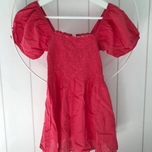Korallfärgad topp, storlek S - Topp i fint skick!