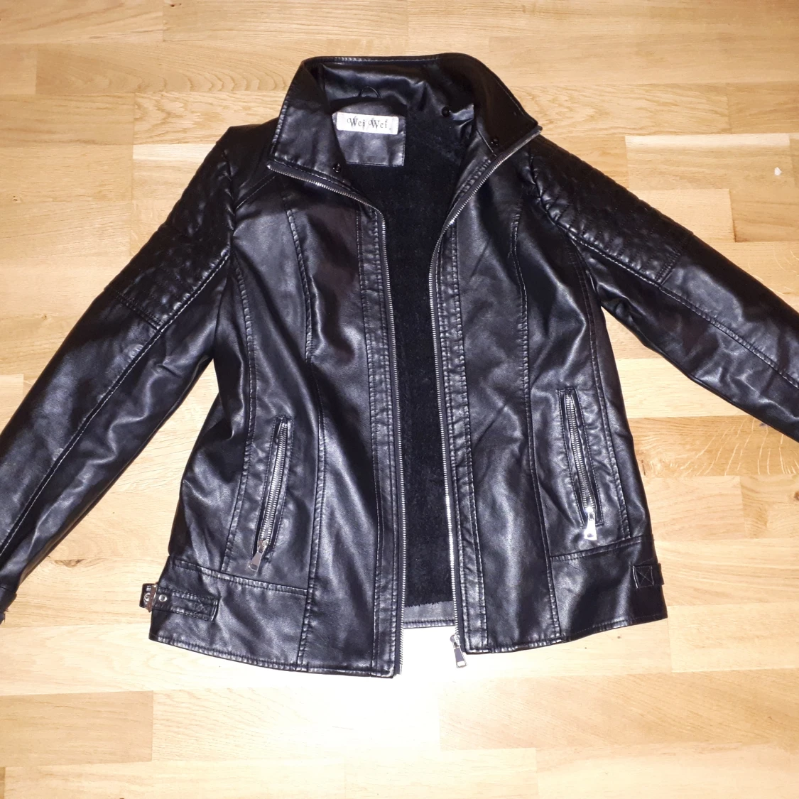 Läder jacka i storlek M