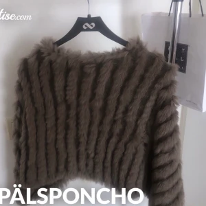 Äkta päls poncho  - Äkta päls, i väldigt bra skick 🌸