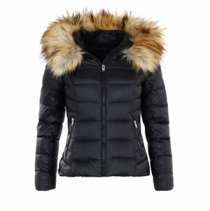 Rock and blue jacka - Jätte fin jacka inköpt förra vintern. Knappt använd, Tyvärr är dragkedjan trasig men något som enkelt återgärdas. Nypris 2400