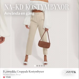 Kostymbyxor NA-KD  - Använda en gång så den är helt ny. 