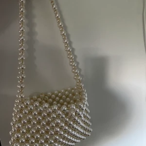 Pärlväska - Säljer min helt oanvända pärlväska. 💕 priser går självklart att diskutera💕💕 + frakt