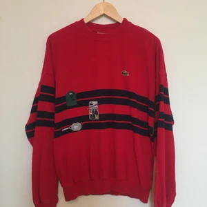 KLARRÖD 1980s LACOSTETRÖJA ❤️ - Klarröd 1980s Lacostetröja. Uppskattningsvis storlek M. 80 kr plus porto. ❤️