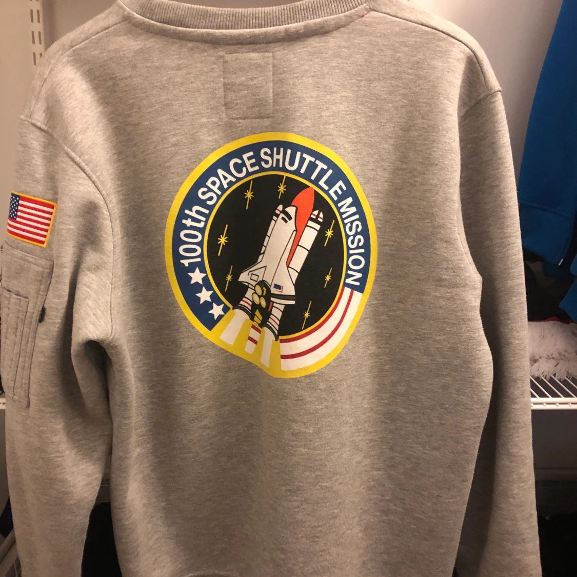 Grå alpha industries sweater strl M - 90