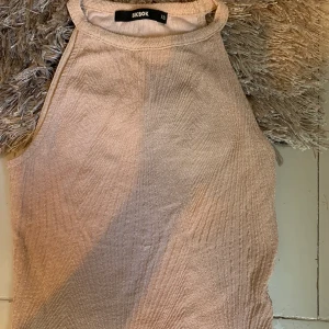 Glittrigt linne - Glittrigt tight linne. Använt några få gånger. 