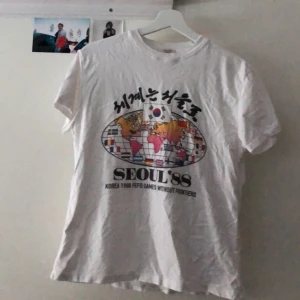 Coolaste tröjan - Sträcker självklart innan leverans!!! Så fin och as najs tryck sparsamt använd