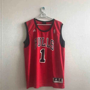  - Bulls linne som är köpt på adidas! Jätte bekvämt
