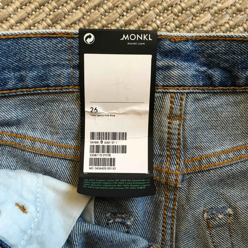 Monki Yoko jeans !  Aldrig använda!  Stl 26 För stora för mig tyvärr . Jeans & Byxor.