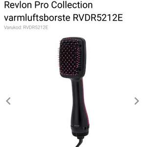 Revlon Pro Collection RVDR5212 - Varmluftsborste. Fungerar felfritt! Upppackad och påslagen, men aldrig använd på håret. Förvarats i en påse hela tiden. Eventuell frakt betalas av köparen. Original pris 699kr
