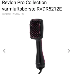  - Revlon Pro Collection RVDR5212 - Varmluftsborste. Fungerar felfritt! Upppackad och påslagen, men aldrig använd på håret. Förvarats i en påse hela tiden. Eventuell frakt betalas av köparen. Original pris 699kr