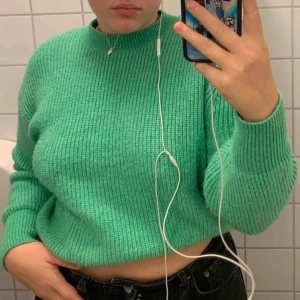  - Varm och skön stickad tröja! Frakt tillkommer💚