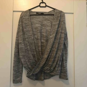  - Säljer min tröja från bikbok, 100kr+frakt