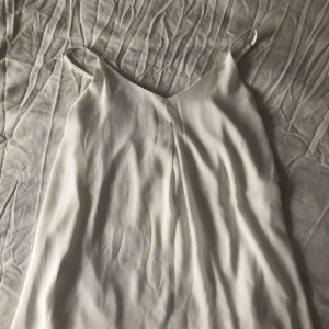  - Vit kort klänning 