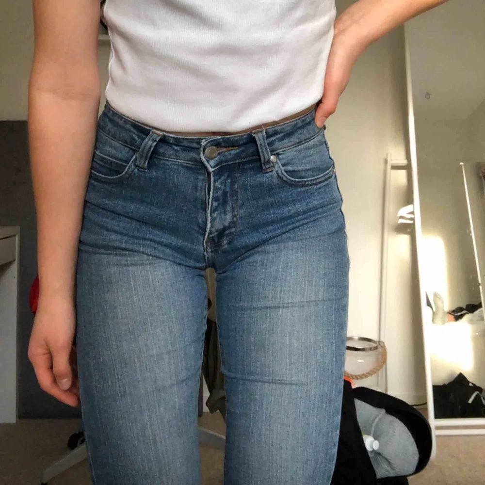 Jeans som jag växt ur :// men sitter snyggt på. Jeans & Byxor.