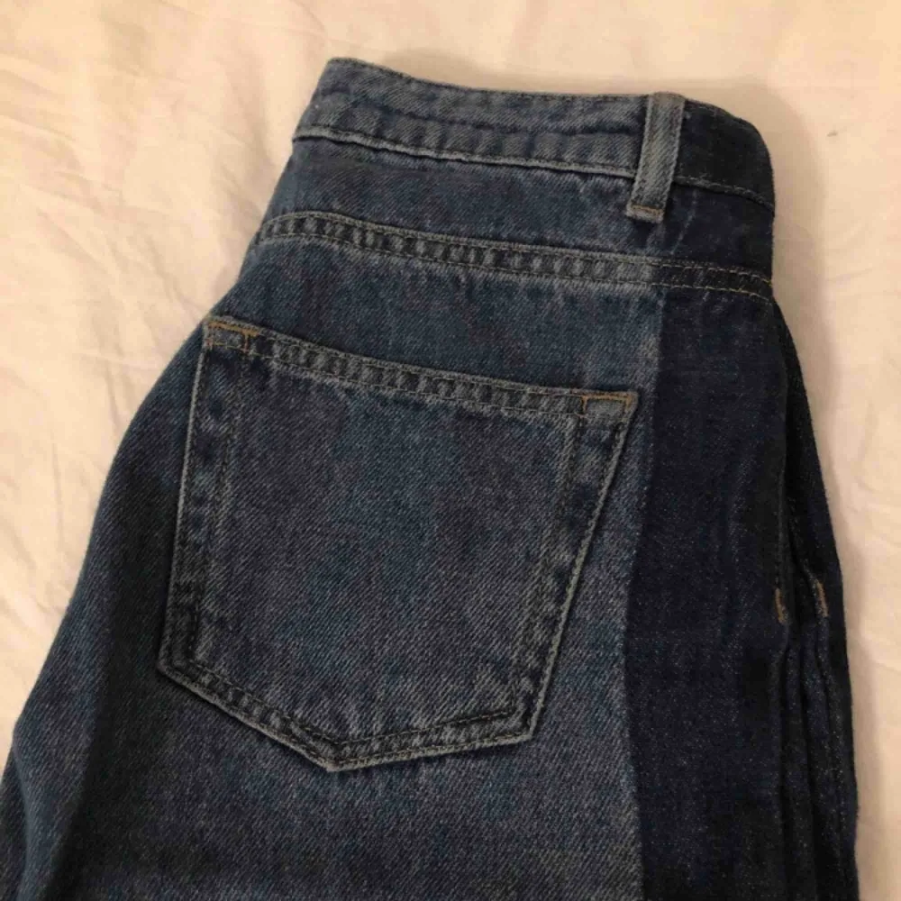 Mom jeans från na-kd. Jeans & Byxor.