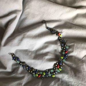  - Fint halsband från zara.