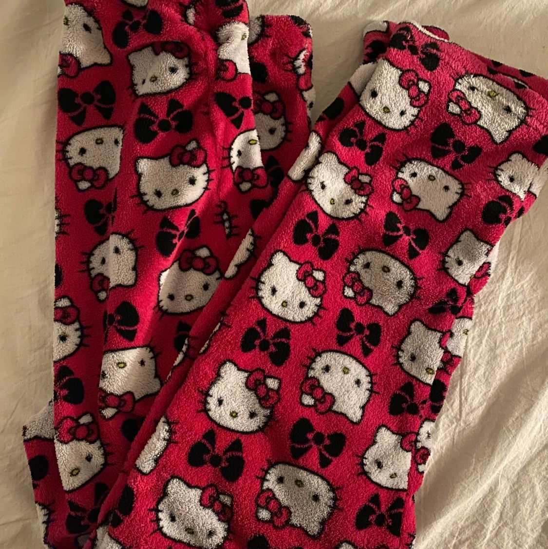 hello kitty fleecebyxor