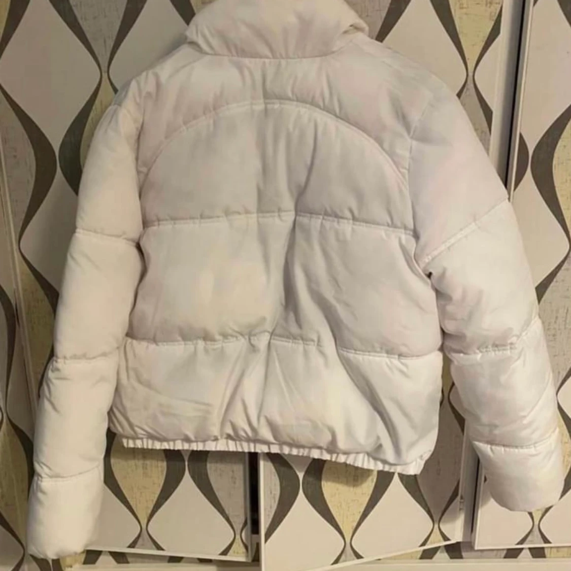 Vitpuffjacka från H&M - 90