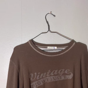 Sweater  - Cool sweater! Storlek M! Köpare står för frakt!