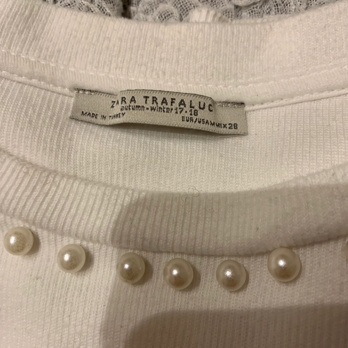 Tshirt med pärlor från Zara - 91