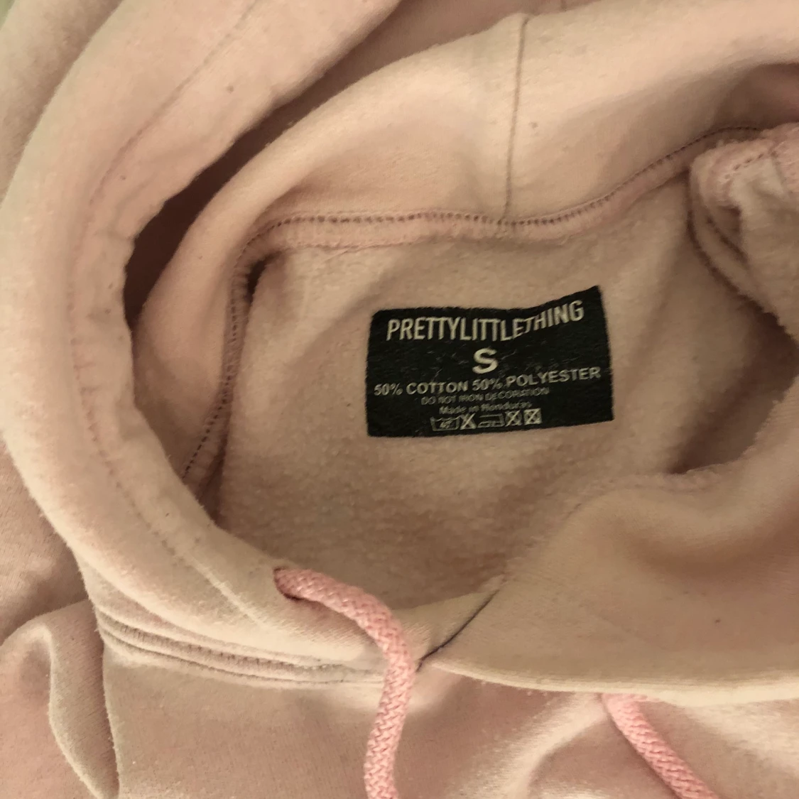 Rosa prettylittlething hoodie strl S - 91