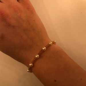 Armband🤍🤎 - Justerbart armband pris: 39kr+12kr frakt
