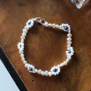 Armband - Armband med blommor❣️