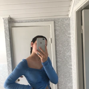 Bikbok Tröja strl S - Supersnygg tröja från bikbok i storlek S, använd 3ggr. Nypris 299, säljs för 79kr!