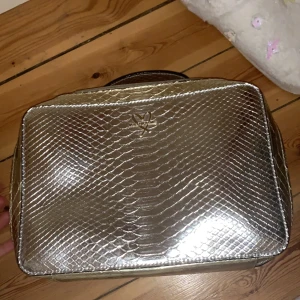 Victoria secret - Skit fin väska från Victoria secret nyskick. Pris kan diskuteras