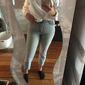 Levis jeans 501 - Dom här jeansen är waist (midja) 25 och längd 27, jag har dess värre växt ur dom. Orginalpris (1099kr) 