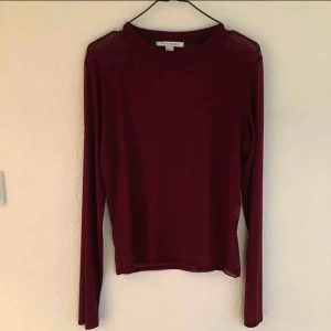  - Meshtop från Nelly. Använd två gånger och i bra skick. Köpt för 250kr. Finns i Stockholm för att mötas upp, om du vill ha den skickad så står du för frakten!✨