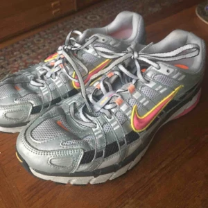  - Ett par p-6000, de är använda en kort period under sommaren och är i hyfsat fint skick  Fråga om frakt 