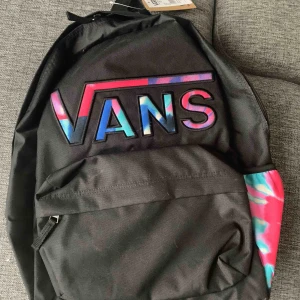  - Helt ny Vans ryggsäck med lapp kvar. Köpt på junkyard