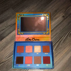  - Limecrime’s bästsäljande Venus palett. Använd men i gott skick, perfekt att ha med när man reser! 