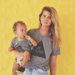  - Rymlig, passar även på mig som normalt har L. Noppig i sig! Skickas mot porto 36:-