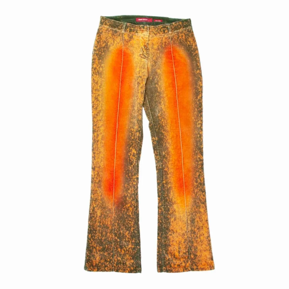 Vintage 90s Y2K 00s Miss Sixty boot cut velvet pants in orange and green SIZE Label: W28 , fits best S (ca EUR 38) Measurements (flat): waist: 36 inseam: 77 leg width: 28.5 Free shipping! Read the full description at our website majorunit.com No returns . Jeans & Byxor.