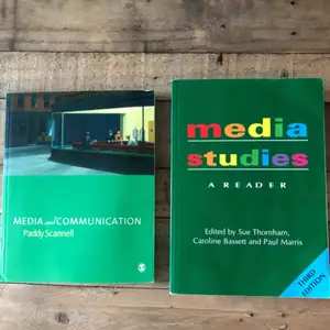 Kurslitteratur för media- och kommunikationsvetenskap.100kr styck eller 150 för båda. 🌸 ISBN: 978-1-4129-0269-4  ISBN: 978-0-7486-3784-3 🌸