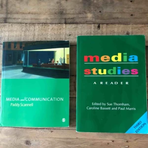  - Kurslitteratur för media- och kommunikationsvetenskap.100kr styck eller 150 för båda. 🌸 ISBN: 978-1-4129-0269-4  ISBN: 978-0-7486-3784-3 🌸