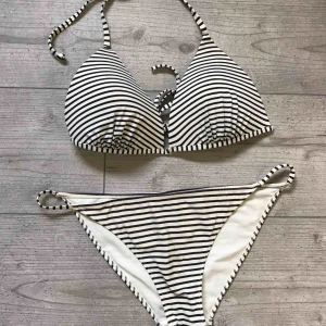  - Liten i storleken! Fråga ifall du har frågor så svarar jag direkt! Du står för fraktkostnad ❤️🥰