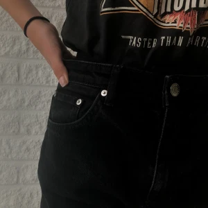  - Säljer mina weekday jeans i modellen seattle black
