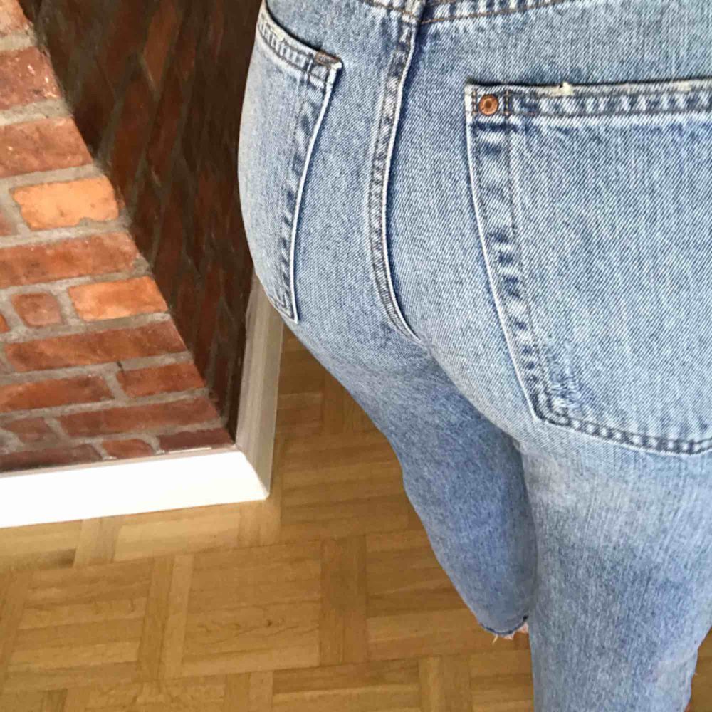 Ett par fina vintage straight jeans, nästan helt oanvända. Jeans & Byxor.