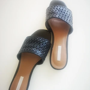  - Använda 1 gång, säljer pga fel strl. Nypris 499kr Läder 