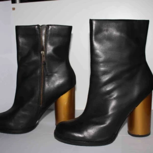 Snygga boots  - Läckra Aldo Rise klackar (10,5cm), använda en gång, som nya!!!