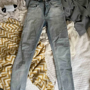 - Äkta acne jeans, tight modell. Eventuell frakt betalas av köpare🥰⚡️