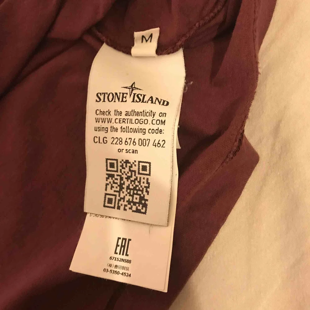 Stone Island burgundy logo t-shirt Good condition, bought in Stone Island store in Stockholm.. T-shirts.
